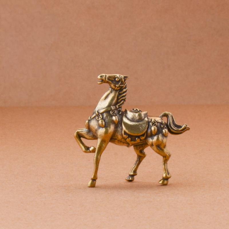 Estatueta de Cavalo de Guerra  - Home Decor Enthusiast avaliação e preço